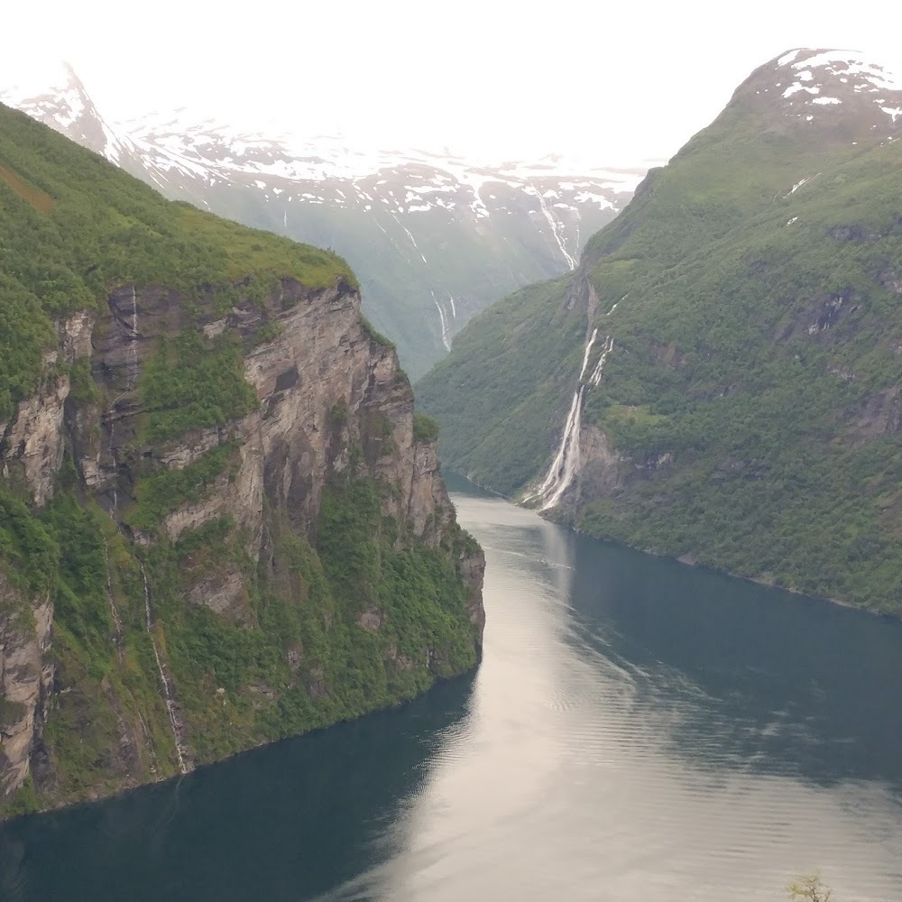 Meet your Posher, Safina